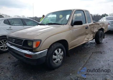 1996 Toyota Tacoma Xtracab z USA, uszkodzony, nr VIN 4TAVL52N3TZ159304